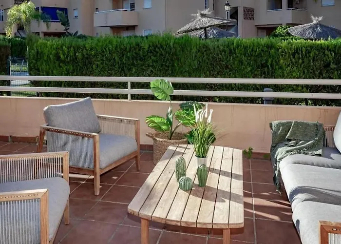 Peaceful Townhouse In Costabella Apartmán